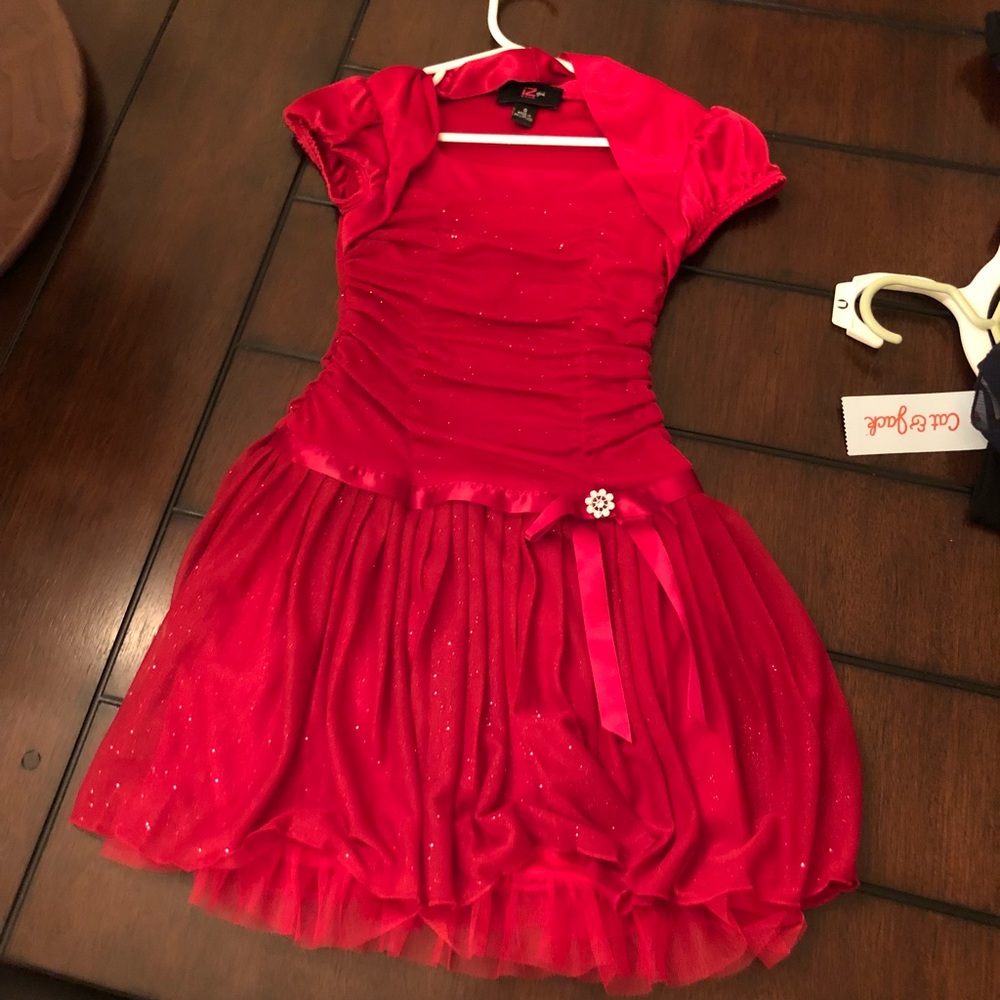 GIRLS red dress!